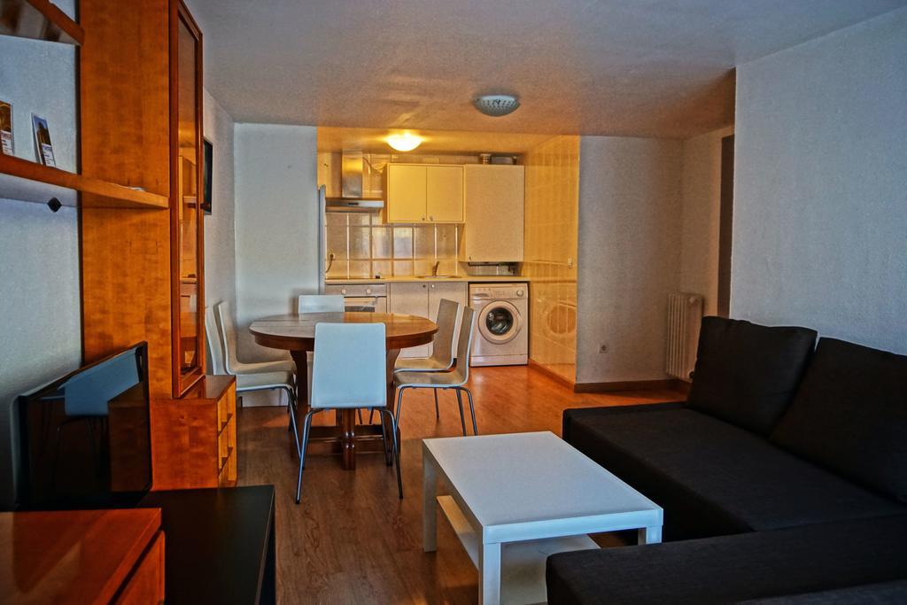 Apartamentos Turisticos Rio Gallego 우에스카 외부 사진